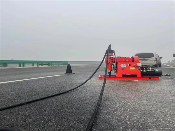 调兵山马路路基路面开裂下沉注浆加固灌浆